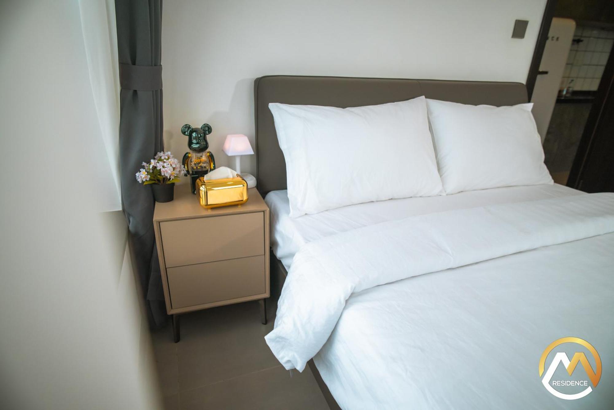 Infinity Pool Hotel Phnom Penh Down To 24 Usd In M Residence Экстерьер фото