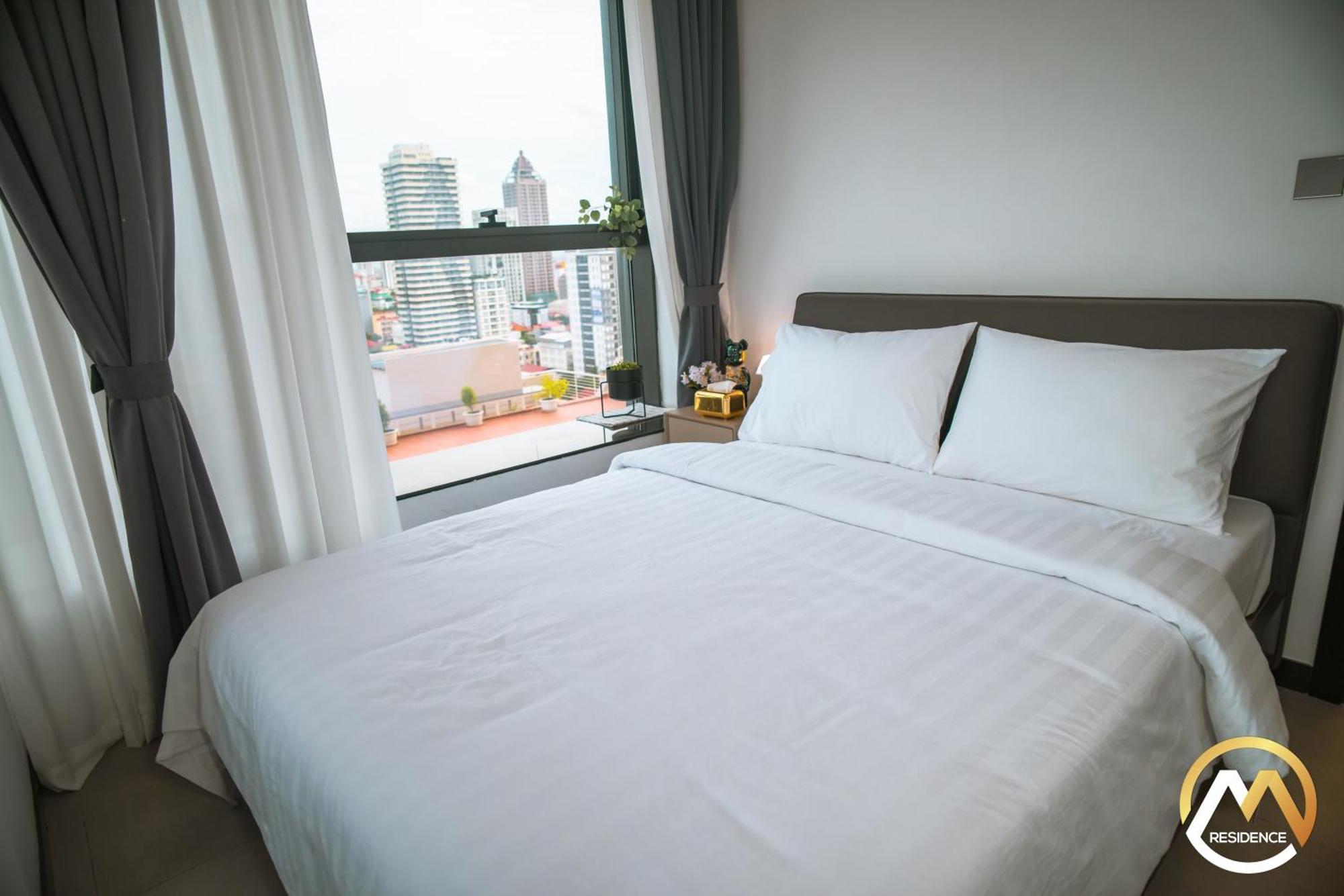 Infinity Pool Hotel Phnom Penh Down To 24 Usd In M Residence Экстерьер фото