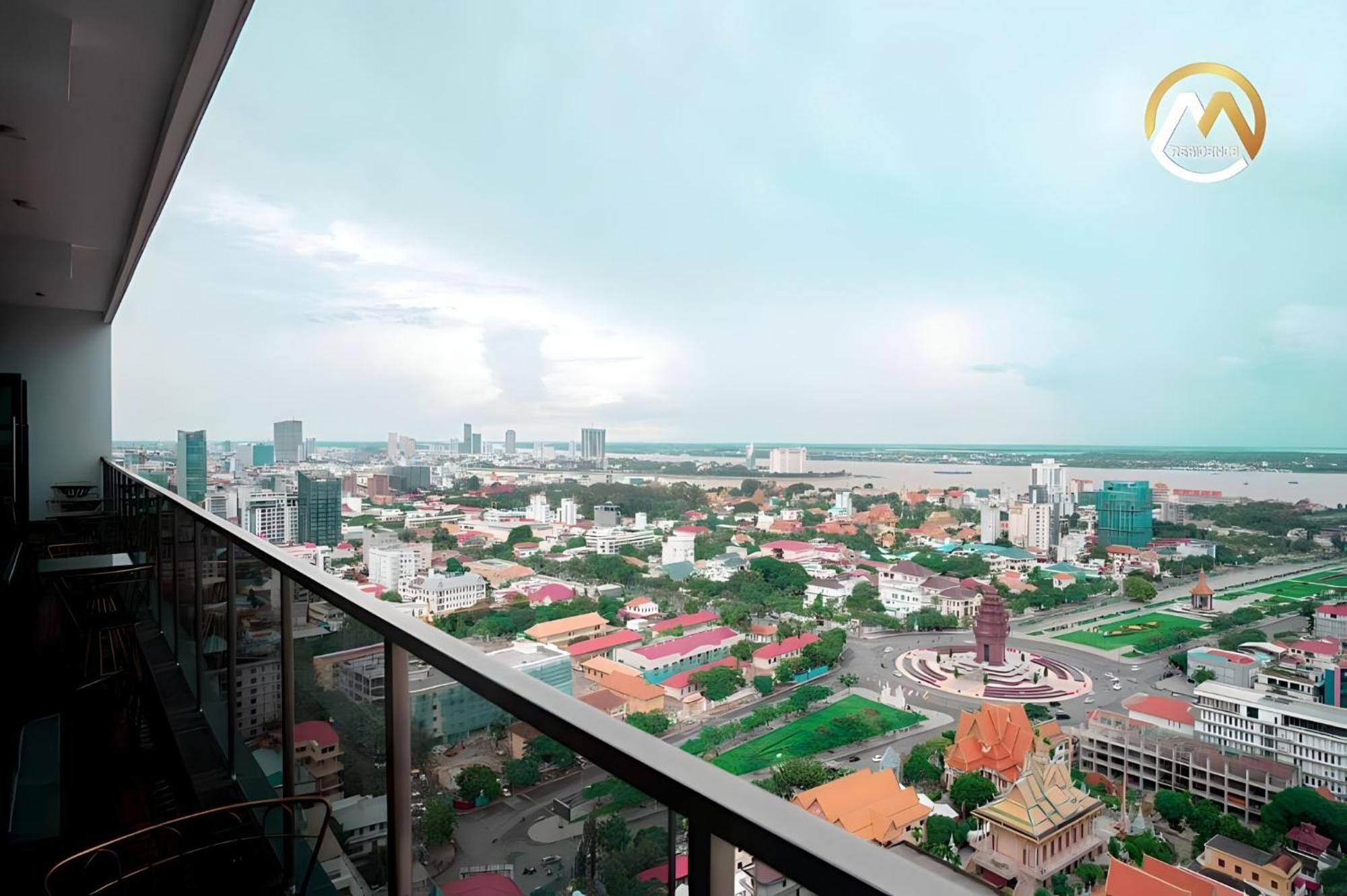 Infinity Pool Hotel Phnom Penh Down To 24 Usd In M Residence Экстерьер фото